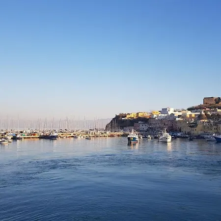 Capri Positano Coast Sail ספינת מלון